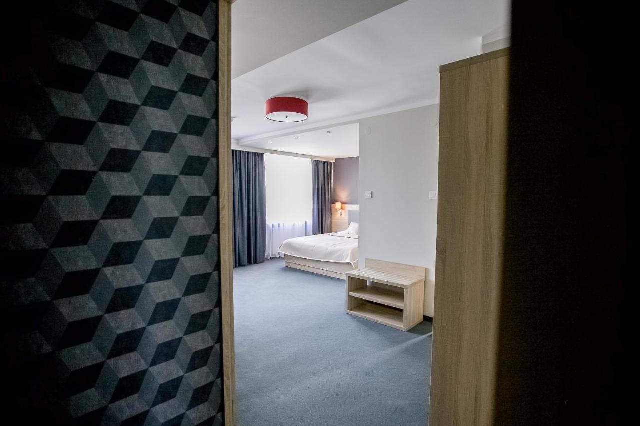 Elba Hotel 오스트로웽카 외부 사진