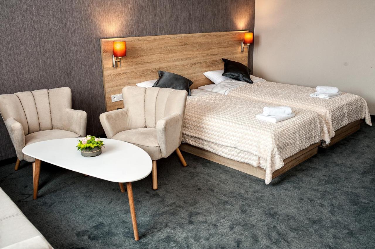 Elba Hotel 오스트로웽카 외부 사진